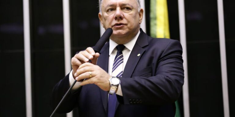 Deputado federal morre em Brasília vítima de covid-19