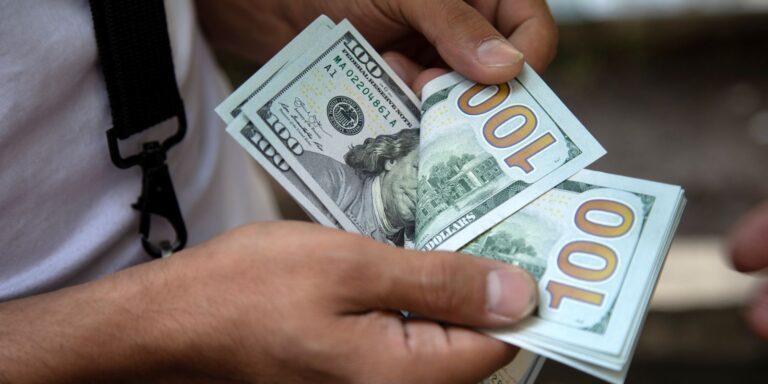 Dólar sobe para R$ 5,14, em meio a preocupações com China