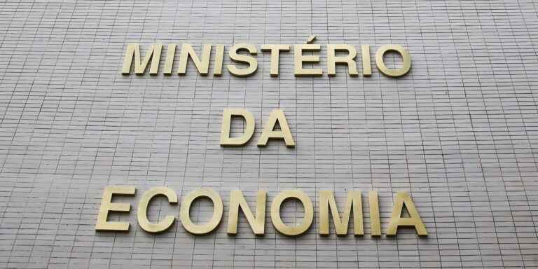 Economia anuncia contingenciamento de R$ 8,7 bilhões do Orçamento