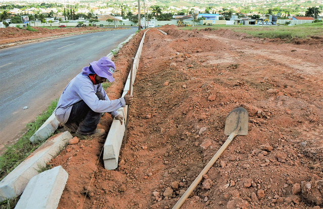 Calçadas novas: Obra trará mais conforto e segurança para duas cidades