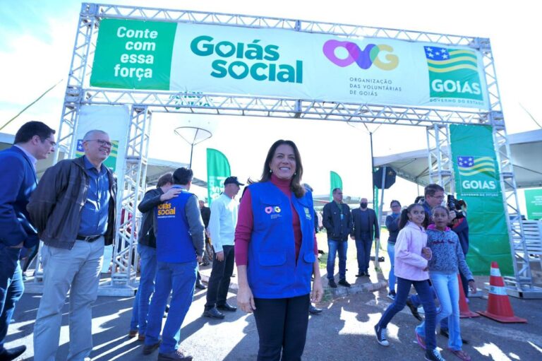 Goiás Social entrega benefícios em Goiânia