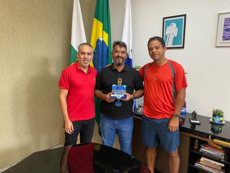 Administração de Taguatinga recebe troféu por apoio a eventos esportivos