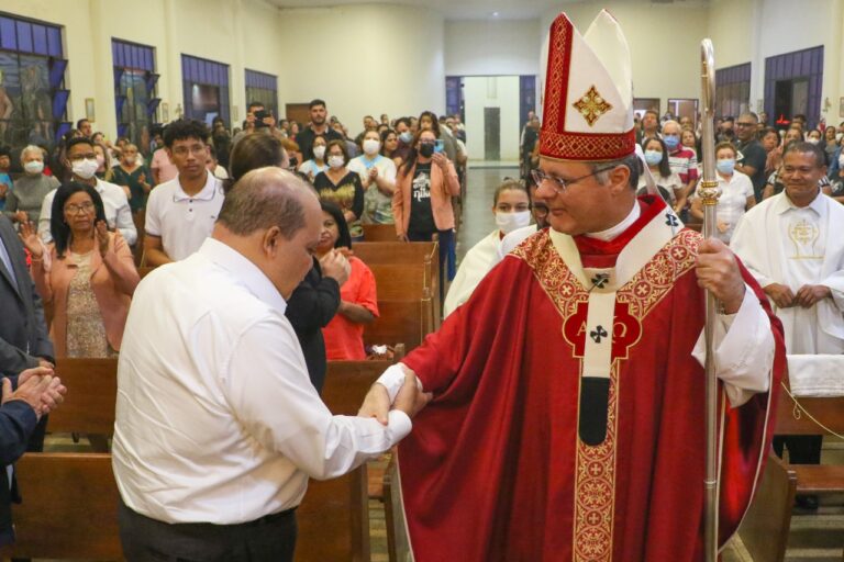 Dom Paulo celebra primeira missa como cardeal