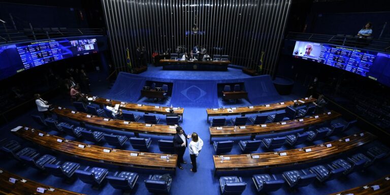 Senado aprova PL que trata de veículo residente e domiciliado em ALC