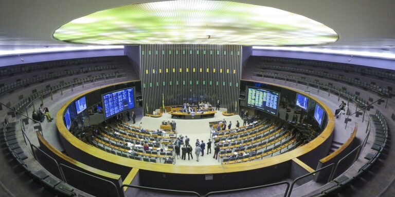 Após impasse sobre LDO, sessão do Congresso é suspensa