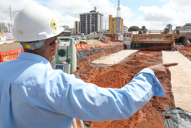 Concluída base de sustentação de via para ônibus do Túnel de Taguatinga