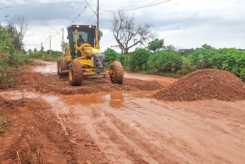 GDF Presente usa 70 toneladas de brita em manutenção de estrada rural