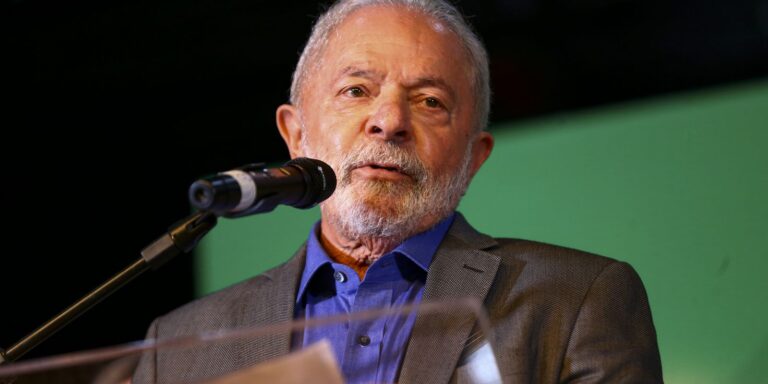 Lula parabeniza papa Francisco pelo aniversário de 86 anos