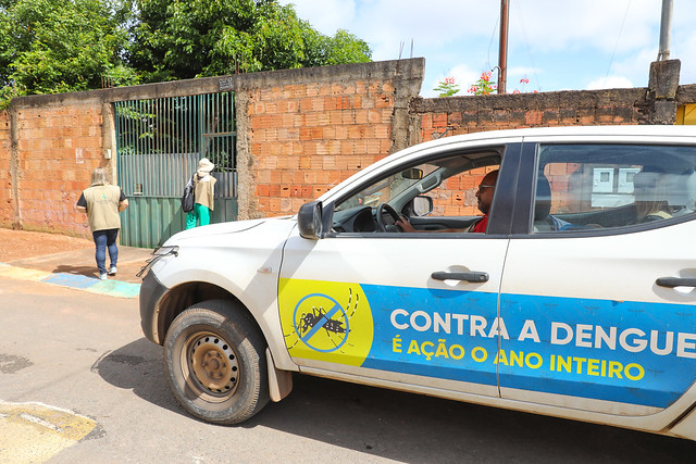 Levantamento de focos de dengue inspeciona imóveis em Planaltina