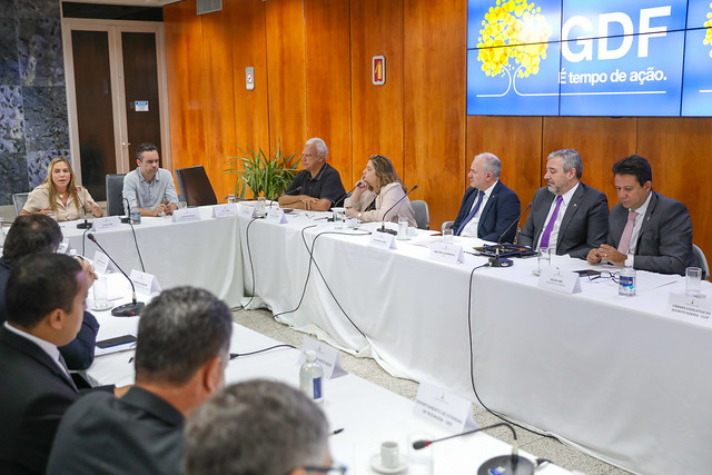 Governadora em exercício do DF coordena primeira reunião do Gabinete da Preservação e Mobilização Institucional