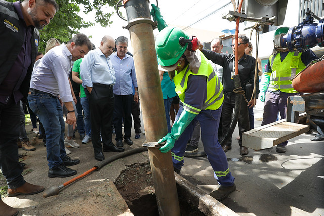 30/01/2024 - Governador Ibaneis Rocha lança sistema mecanizado para limpeza da rede de drenagem