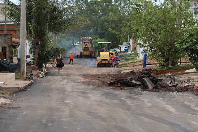 21/01/2025 - GDF atua na recuperação de via danificada pelas chuvas na Quadra 108 do Pôr do Sol